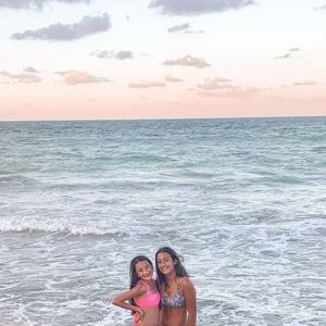 Meet your Posher, Ava